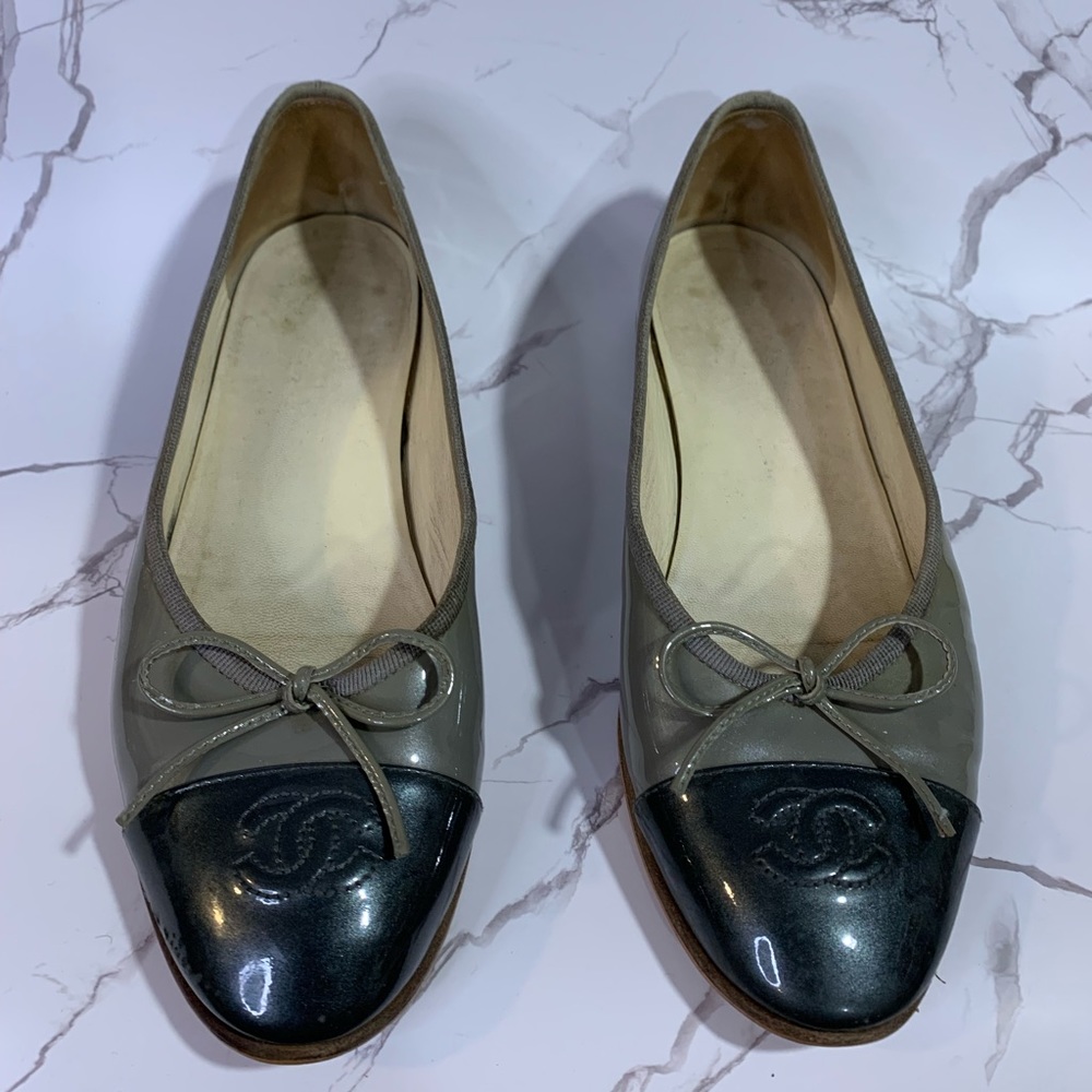 Chanel parent logo ballet flats